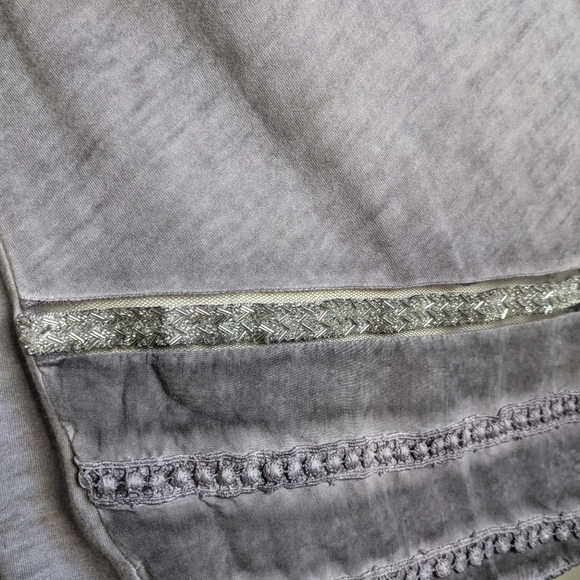 DANTELLE Asymmetrical Lace Long Sleeve Tee S - Picture 9 of 12